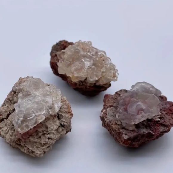 Natural Hyalite Opal Agate Ore Specimen UV reactive (1 Piece) - Picture 2 of 5